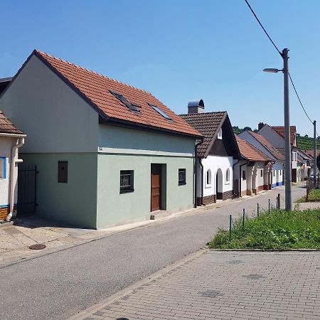 Villa Sklep U Cejku à Mutěnice Extérieur photo