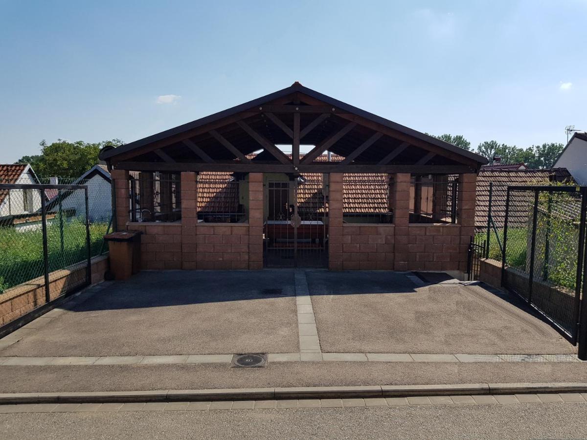 Villa Sklep U Cejku à Mutěnice Extérieur photo